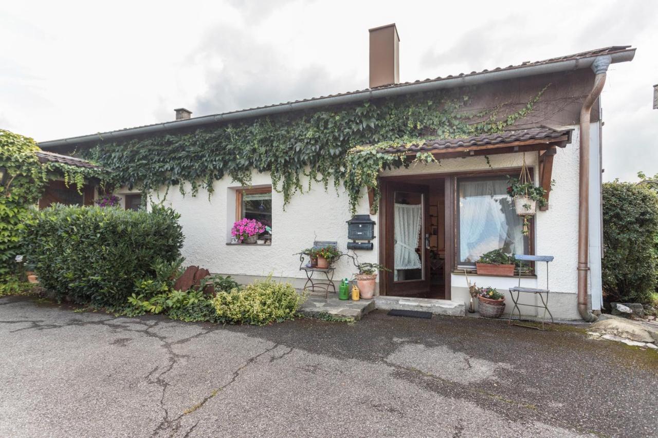 Haus Rosi Und Werner Apartment Emmerting ภายนอก รูปภาพ