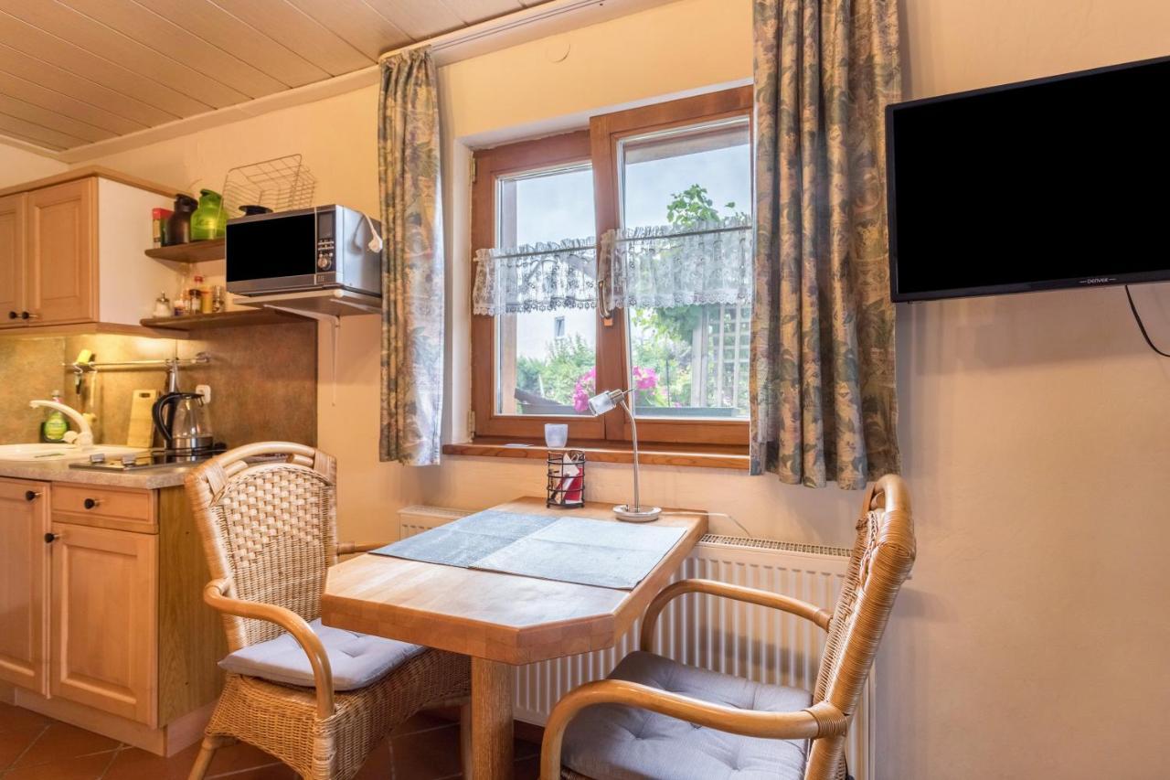 Haus Rosi Und Werner Apartment Emmerting ภายนอก รูปภาพ